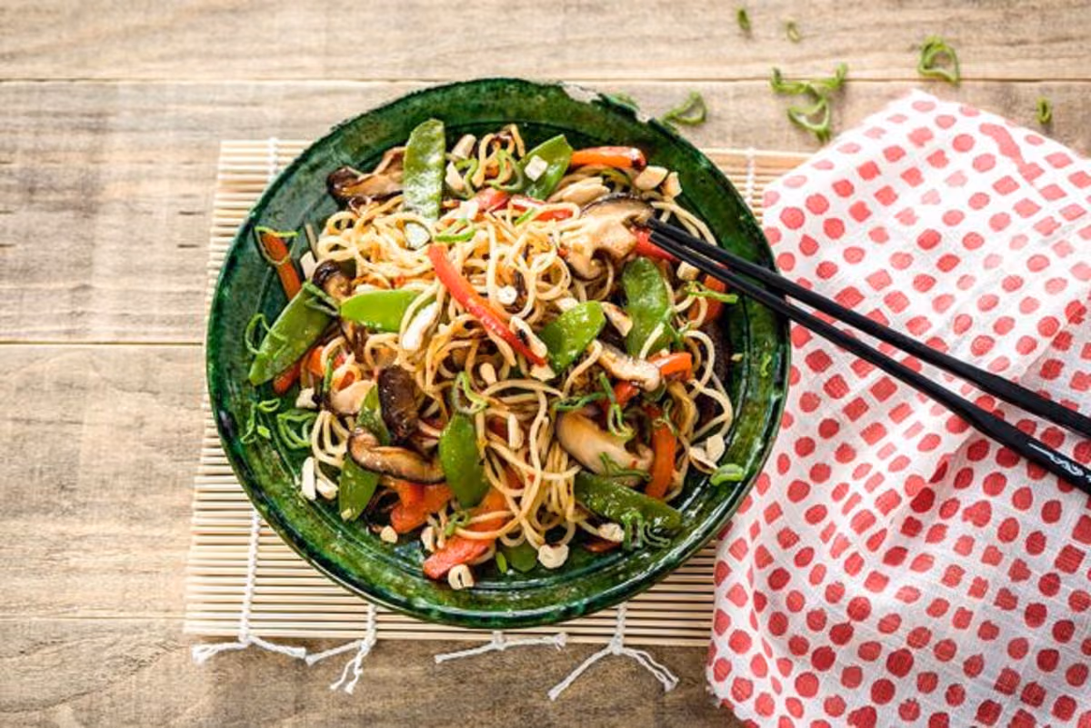 Crispy Noodle and Veggie Stir Fry